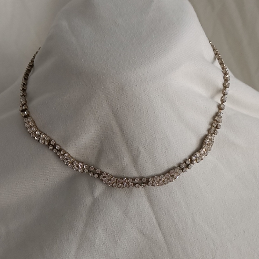 Elegant Gold Crystal Necklace